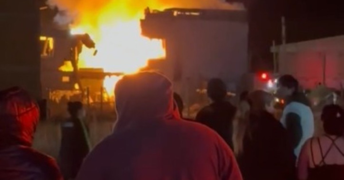 Escombros de edificio destruido por explosión en Perito Moreno