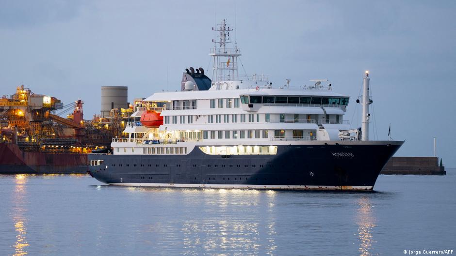 Crucero MV Hondius en el puerto de Tenerife