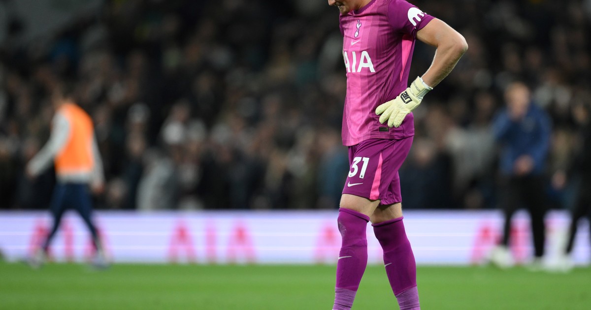 Cristian Cuti Romero con la camiseta del Tottenham durante un partido de la Premier League