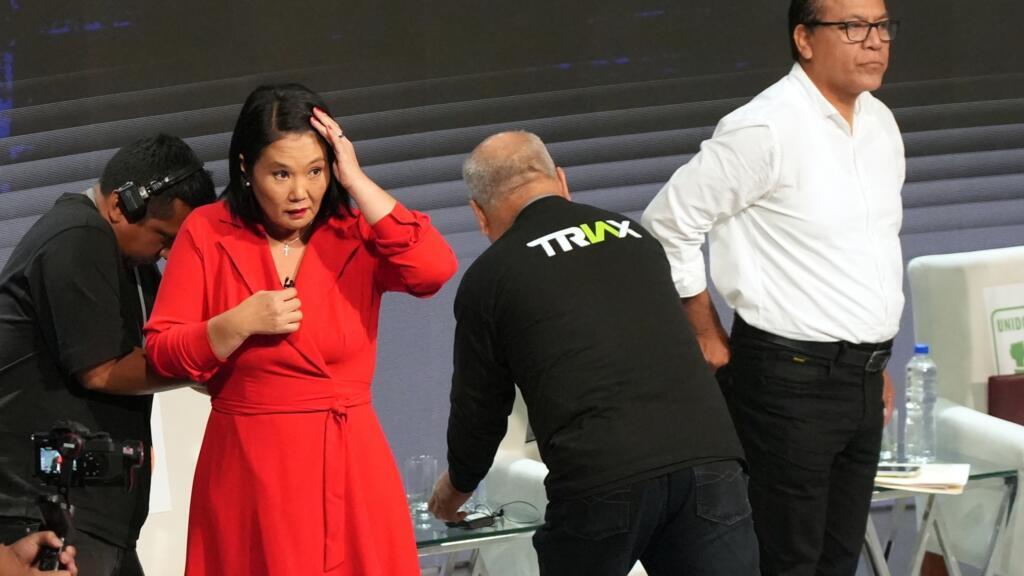 Keiko Fujimori y Roberto Sánchez en afiches electorales