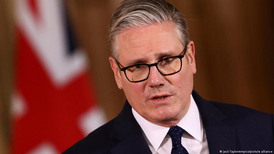 Keir Starmer en una conferencia de prensa en Londres