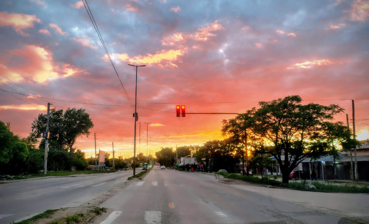 Cielo nublado sobre un barrio de La Matanza