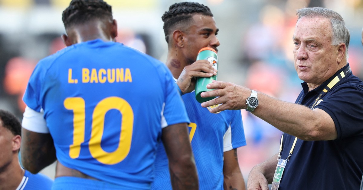 Dick Advocaat, entrenador neerlandés de 78 años, en una conferencia de prensa