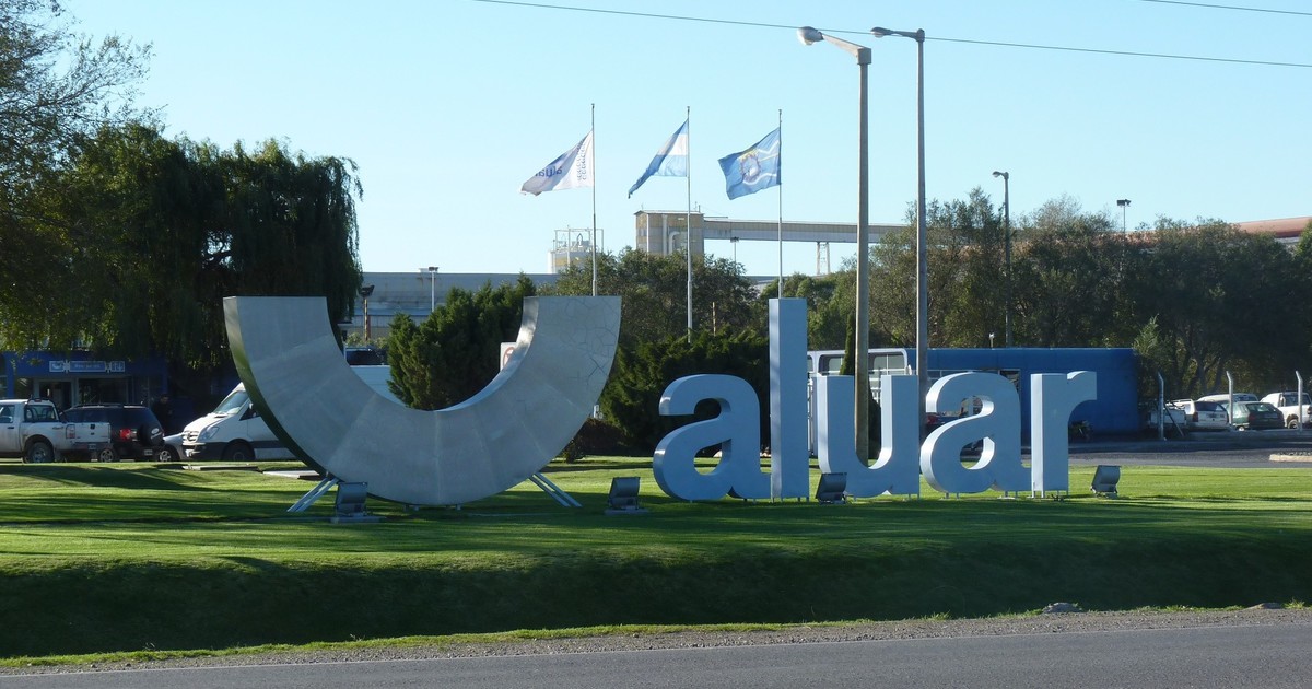 Logo de Aluar sobre fondo blanco