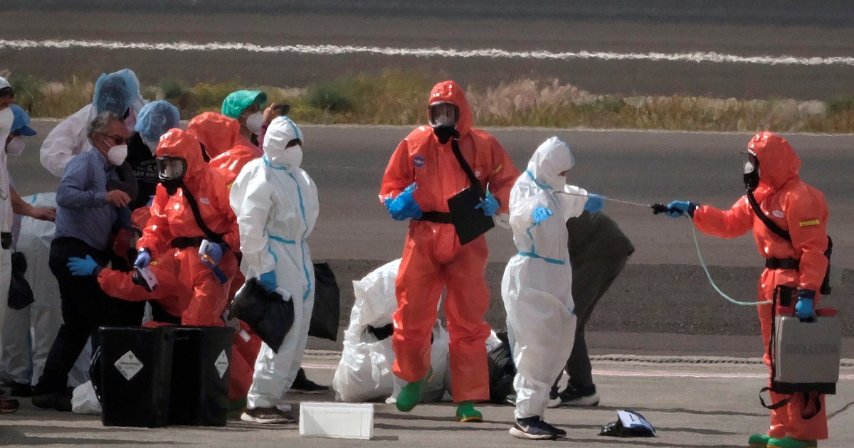 Crucero en cuarentena por hantavirus en Islas Canarias