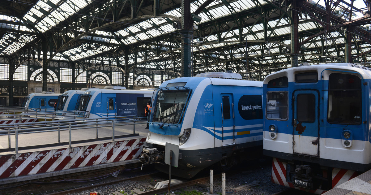 Tren de la línea Sarmiento en una estación del AMBA