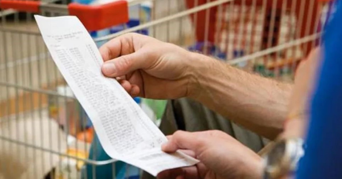 Ticket de compra con detalle de impuestos