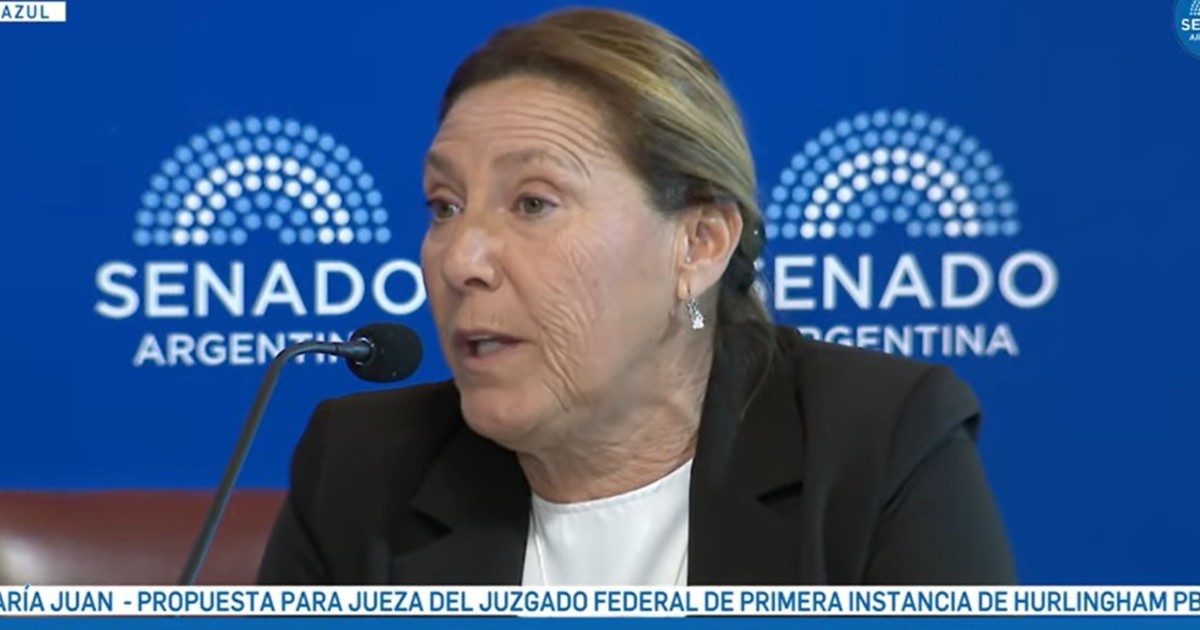Sesión del Senado argentino con legisladores en sus bancas