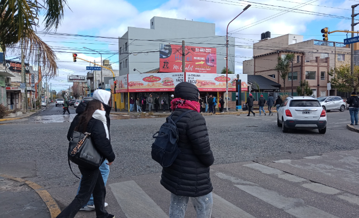 Cielo parcialmente nublado sobre un barrio de La Matanza