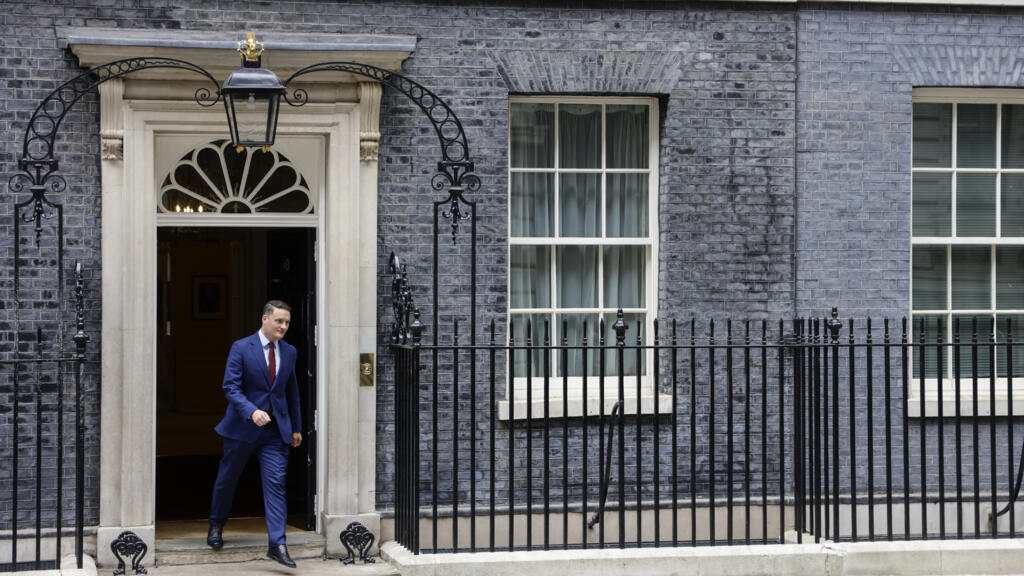 Keir Starmer y Wes Streeting en el Parlamento británico