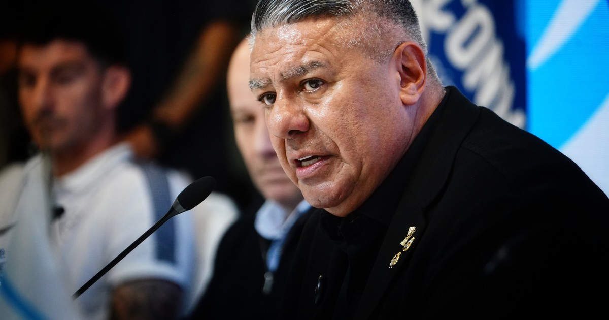 Claudio Tapia y Pablo Toviggino en una conferencia de prensa