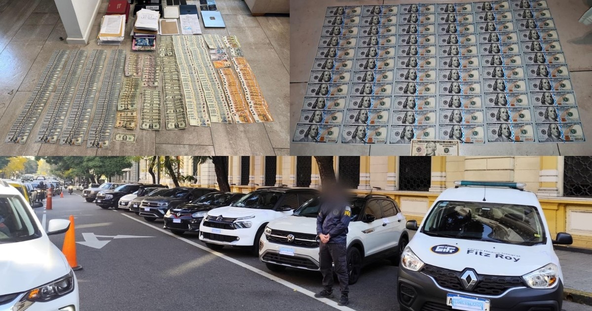 Policías durante un allanamiento en una vivienda