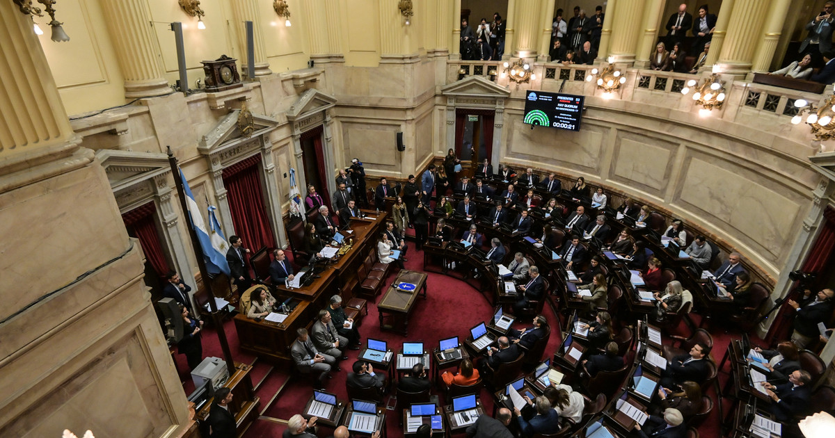 Senadores en el recinto durante la sesión de pliegos judiciales