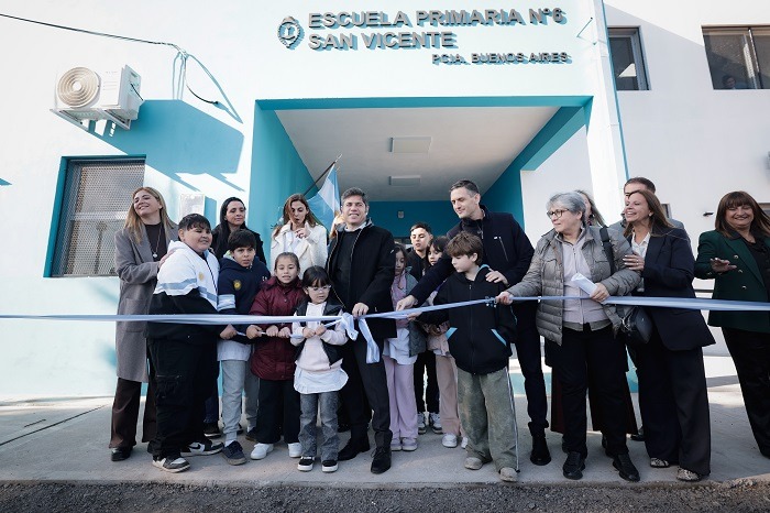 Kicillof y Mantegazza en la inauguración de la Escuela Primaria N°6 en San Vicente