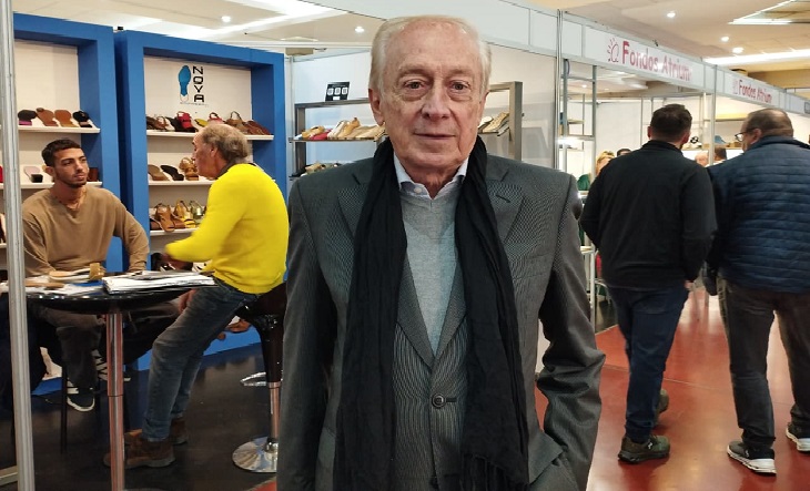 Expositores y visitantes en la EXPO CAIPIC en la UNLaM