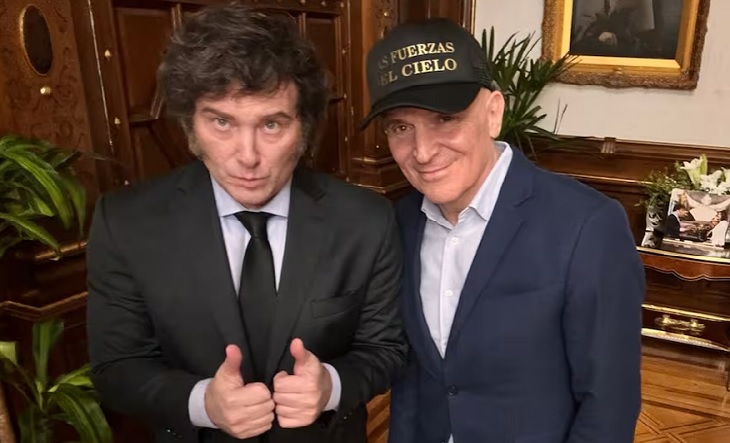 Milei abraza a Espert mientras Villarruel sonríe