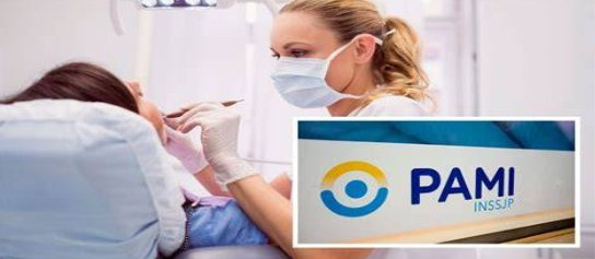 Personas mayores esperando atención en un hospital público