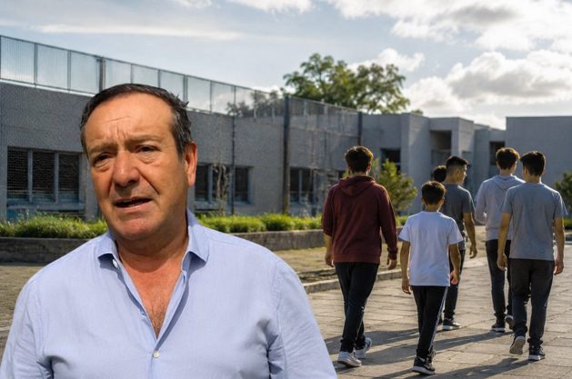 Miguel Saredi hablando en un acto político
