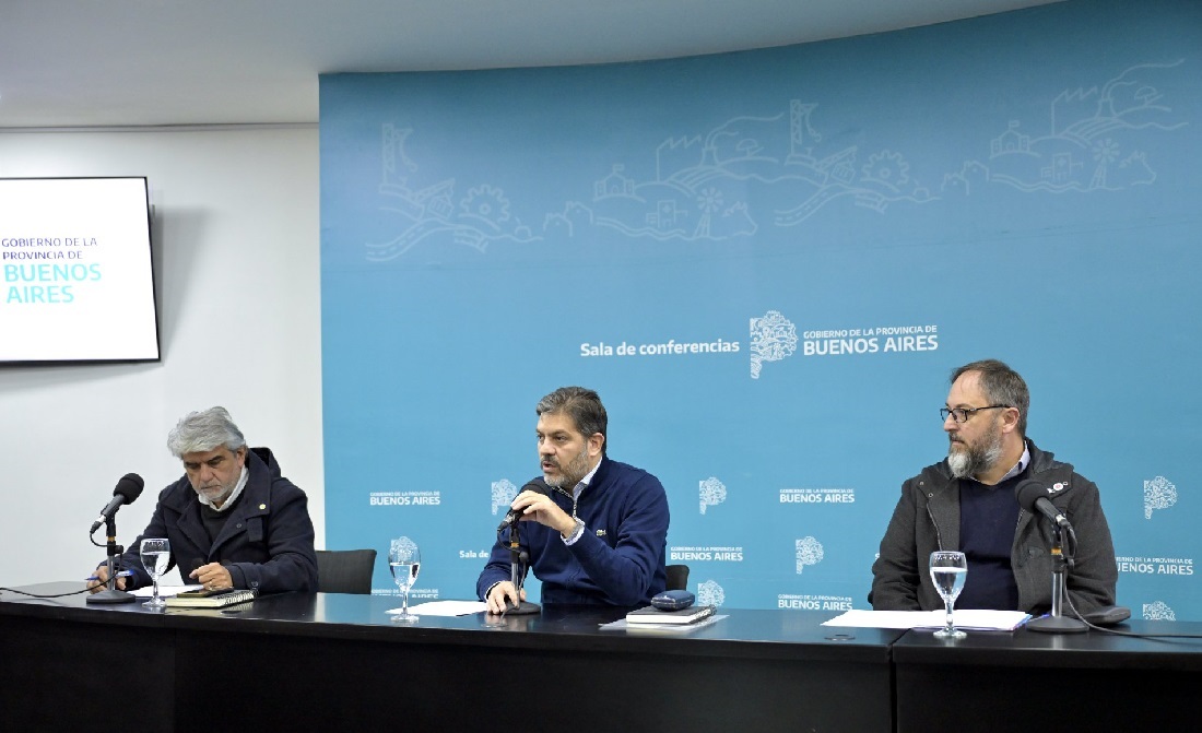 Conferencia de prensa del Gobierno bonaerense en La Plata con Carlos Bianco, Walter Correa y Gastón Ghioni