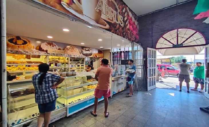 Verduras y frutas en un mercado de abaratamiento de La Matanza