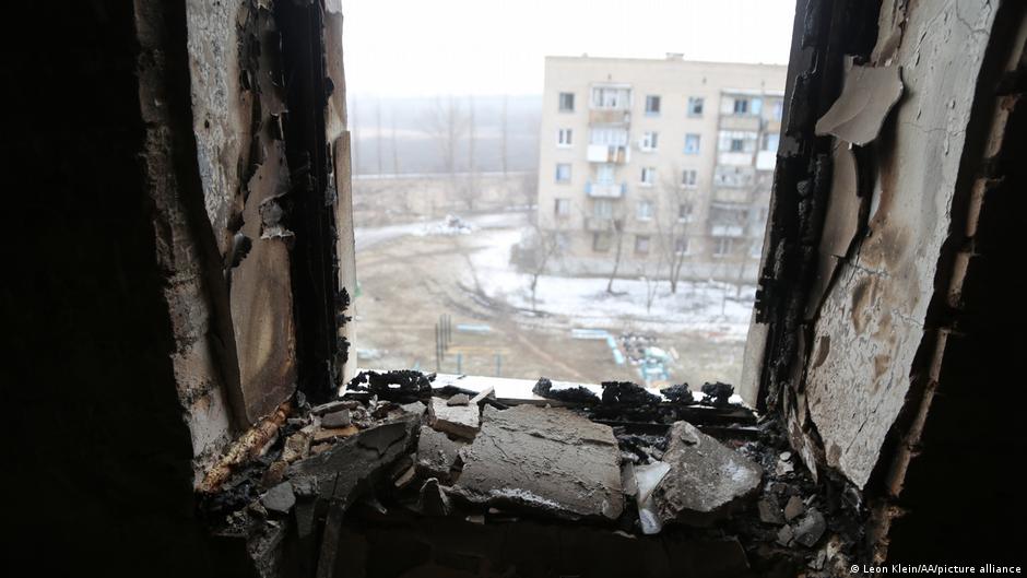 Edificios residenciales en una ciudad ucraniana bajo control ruso