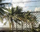 Hombre hazara en centro de detención migratoria