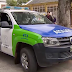 Policía en la puerta de una comisaría