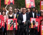 Andy Burnham hablando en un acto de campaña