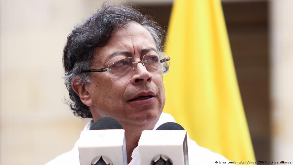 Gustavo Petro durante un acto oficial