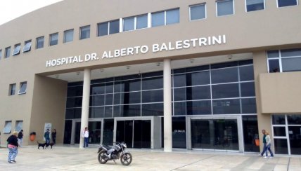 Fachada del Hospital Dr. Alberto Balestrini en La Matanza
