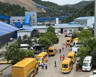 Trabajadores de rescate en la entrada de una mina de carbón en Shanxi, China
