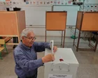 Bandera de Chipre y urnas electorales