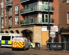 Policía acordonando la escena del crimen en West Street, Sheffield