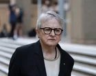 Comisionada Virginia Bell habla en una audiencia de la comisión real sobre antisemitismo