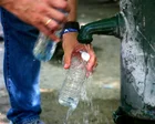 Termómetro marcando alta temperatura en una calle de Francia