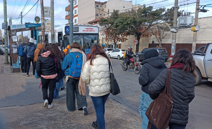 Banco de niebla en una calle de La Matanza