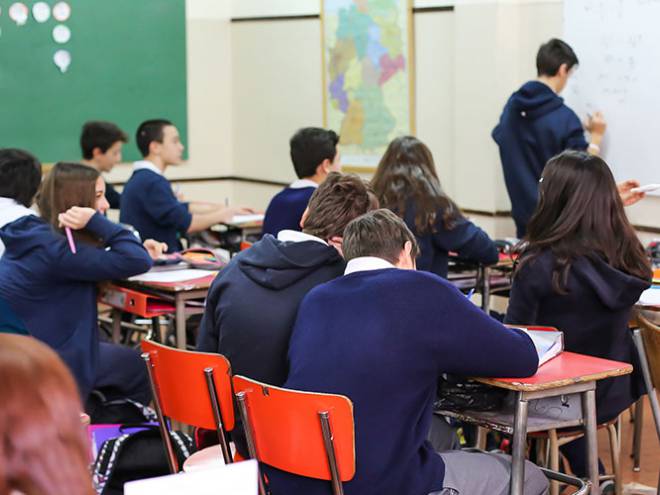 Fachada de un colegio privado en la provincia de Buenos Aires