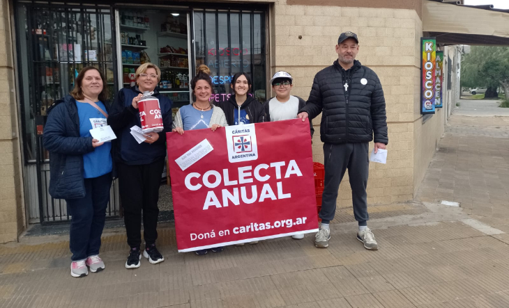 Voluntarios de Cáritas en una colecta anterior