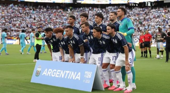 Jugadores de la Selección Argentina en el campo de juego