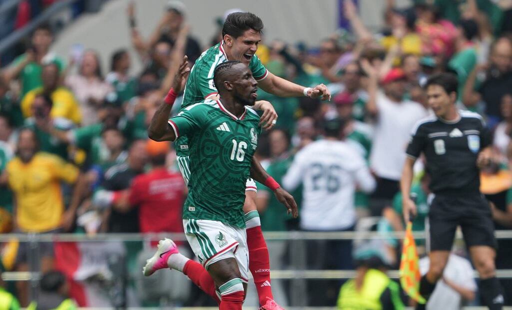 Julián Quiñones celebra su gol en el partido inaugural del Mundial 2026
