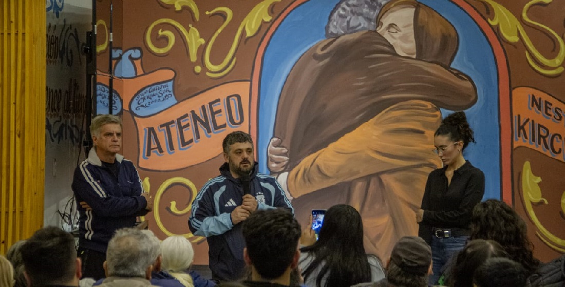 Facundo Tignanelli habla en un ateneo en San Justo