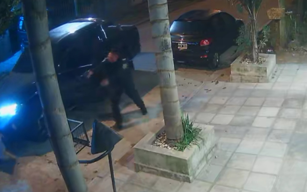 Cámara de seguridad muestra el momento del intento de asalto en La Tablada