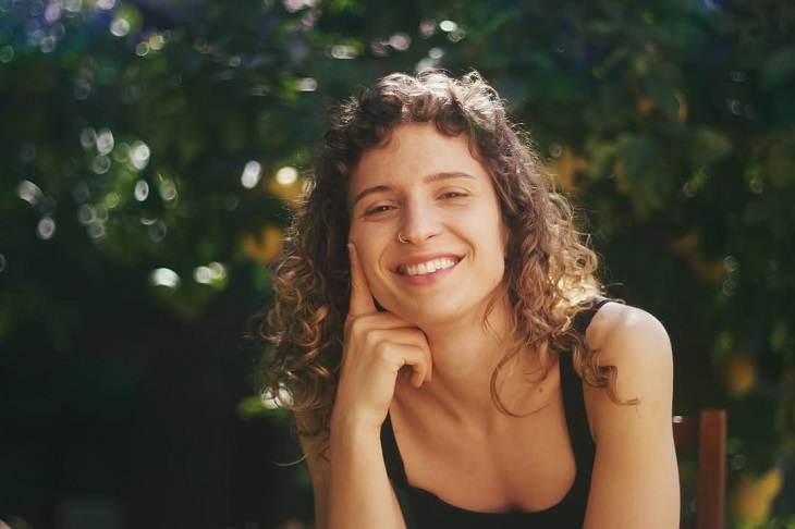 Sofía Marolt posa con su guitarra