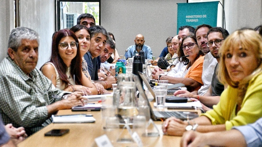 Trabajadores estatales bonaerenses reclaman por salarios