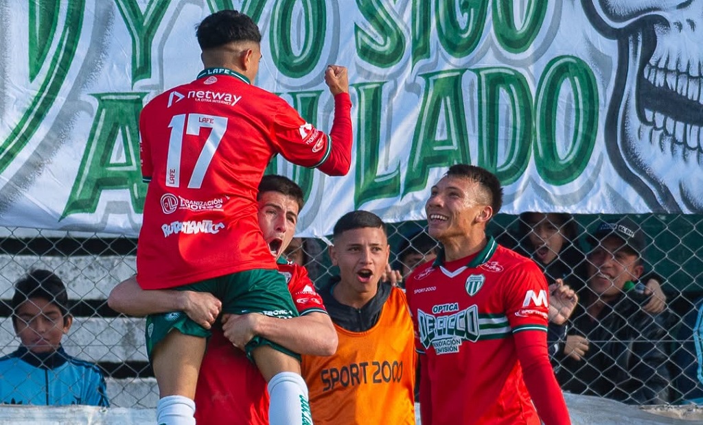Escudo de Deportivo Laferrere sobre fondo verde