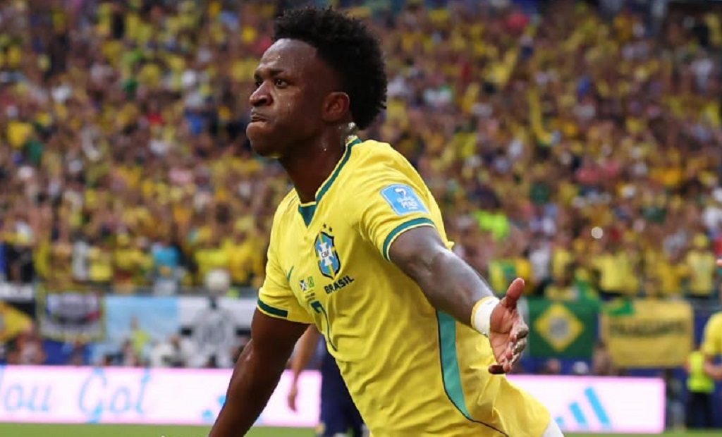 Vinicius Jr celebra un gol con la camiseta de Brasil en el Mundial 2026