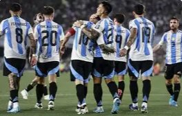 Jugadores de la Selección Argentina en el campo de juego