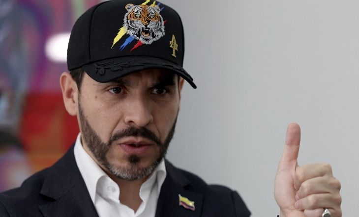 Abelardo de la Espriella durante un discurso de campaña