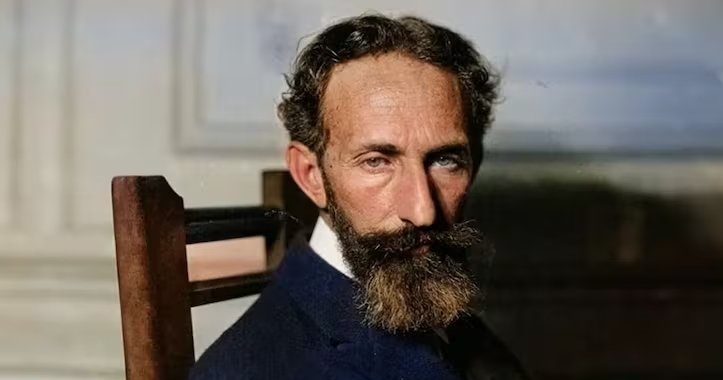 Retrato de Horacio Quiroga con fondo de selva