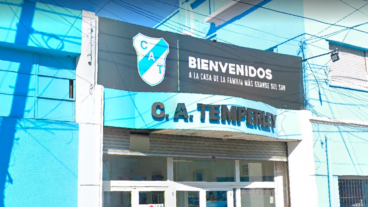 Escudo del Club Atlético Temperley sobre fondo celeste